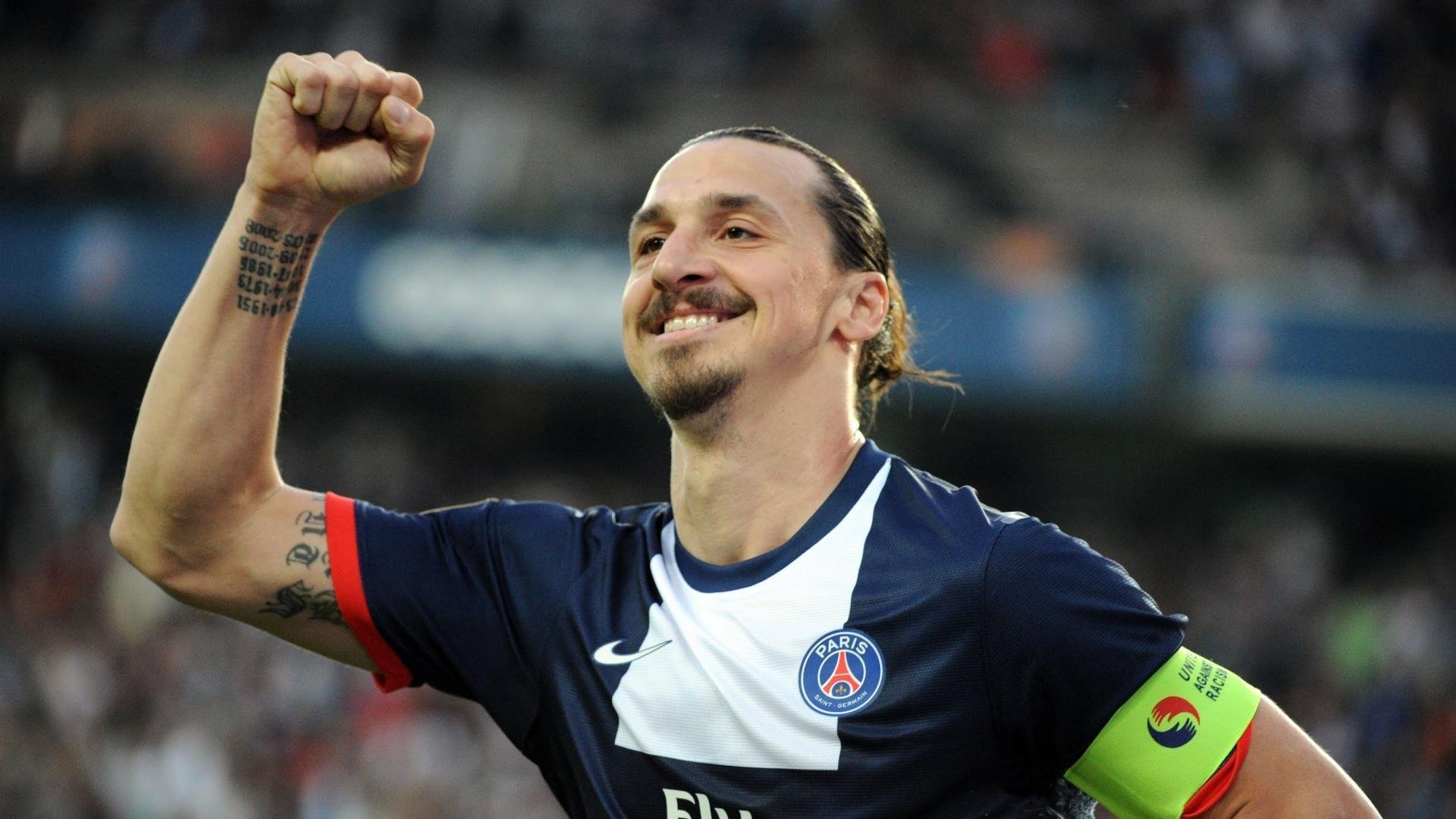 比赛临近主教练保持低调强调细节决定成败不容松懈，教练提前进入比赛台