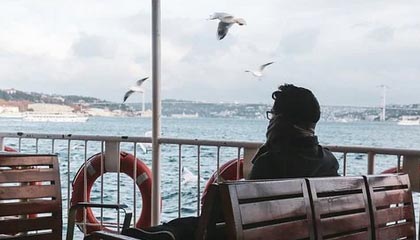 九游9游-英超激烈争夺，豪门战火升腾